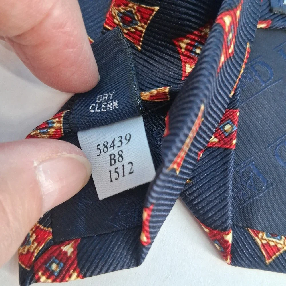 Lands End Necktie Mens OS Navy Blue Silk Geometric Medallion Handsewn USA 58439